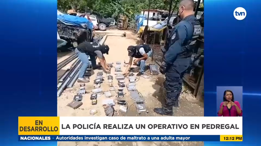 Recuperan computadoras de autos en Pedregal