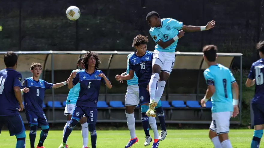 Selecciones de fútbol Sub-15 de Panamá y Nicaragua en acción