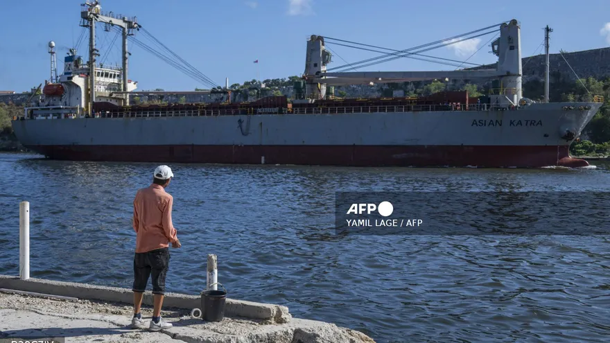 Una nueva carga de ayuda humanitaria procedente de México llegó el lunes a Cuba, que atraviesa una grave crisis económica y energética, casi cuatro meses después de la implementación de un bloqueo petrolero por parte de Washington.