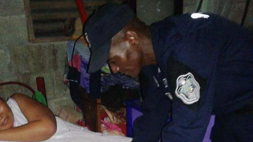 Policías ayudan a traer al mundo a un bebé en Chepo