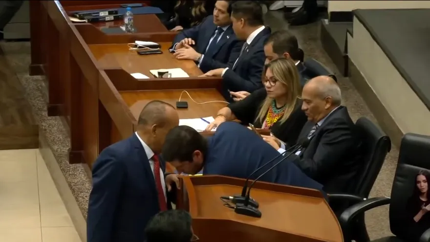 Inicia discusión en segundo debate de contrato minero