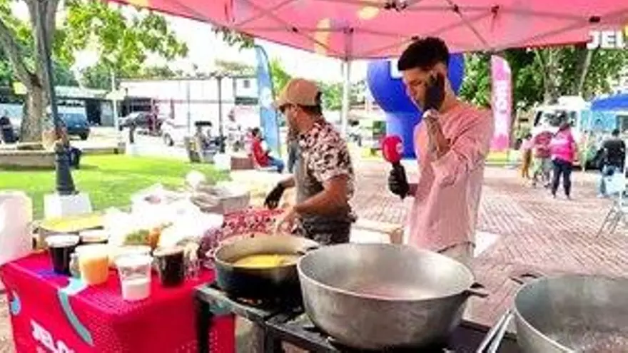 Nuestro chef preparó un pailón de Chow Mein en Juan Díaz
