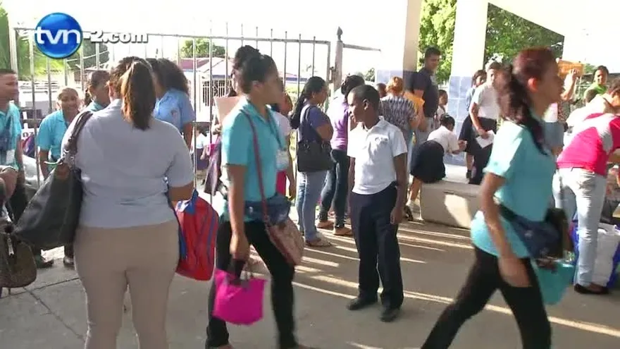 Presidente Varela participa de entrega de beca universal en San Miguelito