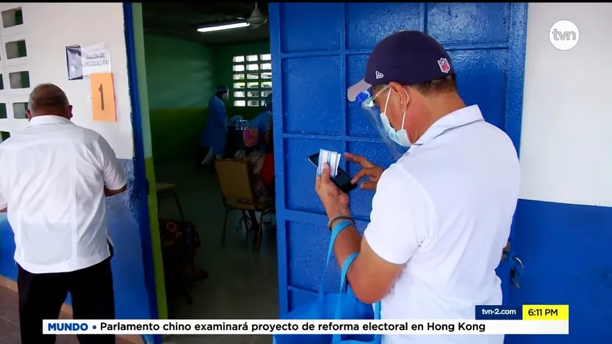 Centenares de adultos mayores son vacunados en Mano de Piedra