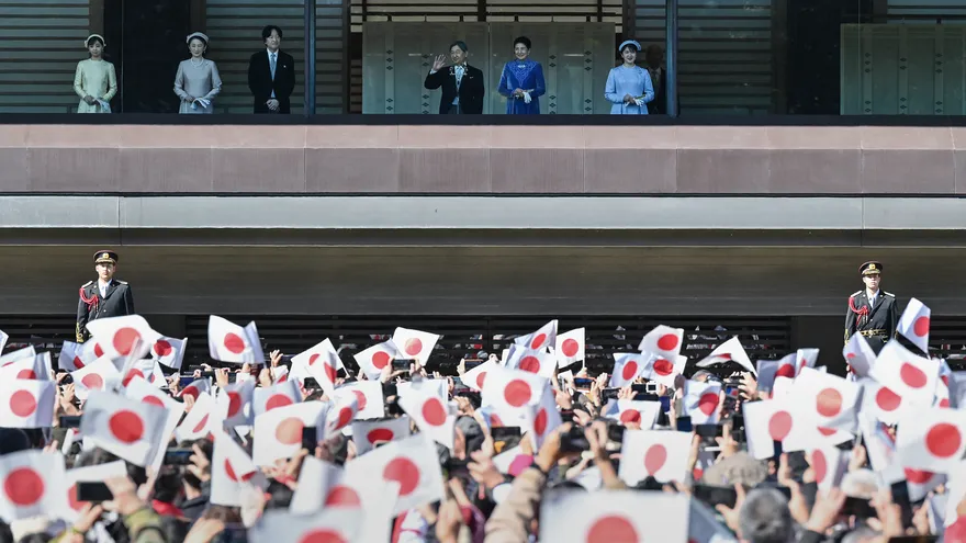Japón reforma la ley pero mantiene cerrada la puerta a una emperatriz.