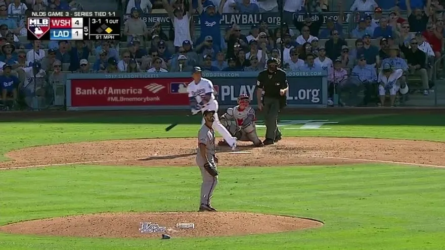 Carlos "Calicho" Ruiz conectó su quinto Home Run en Postemporada