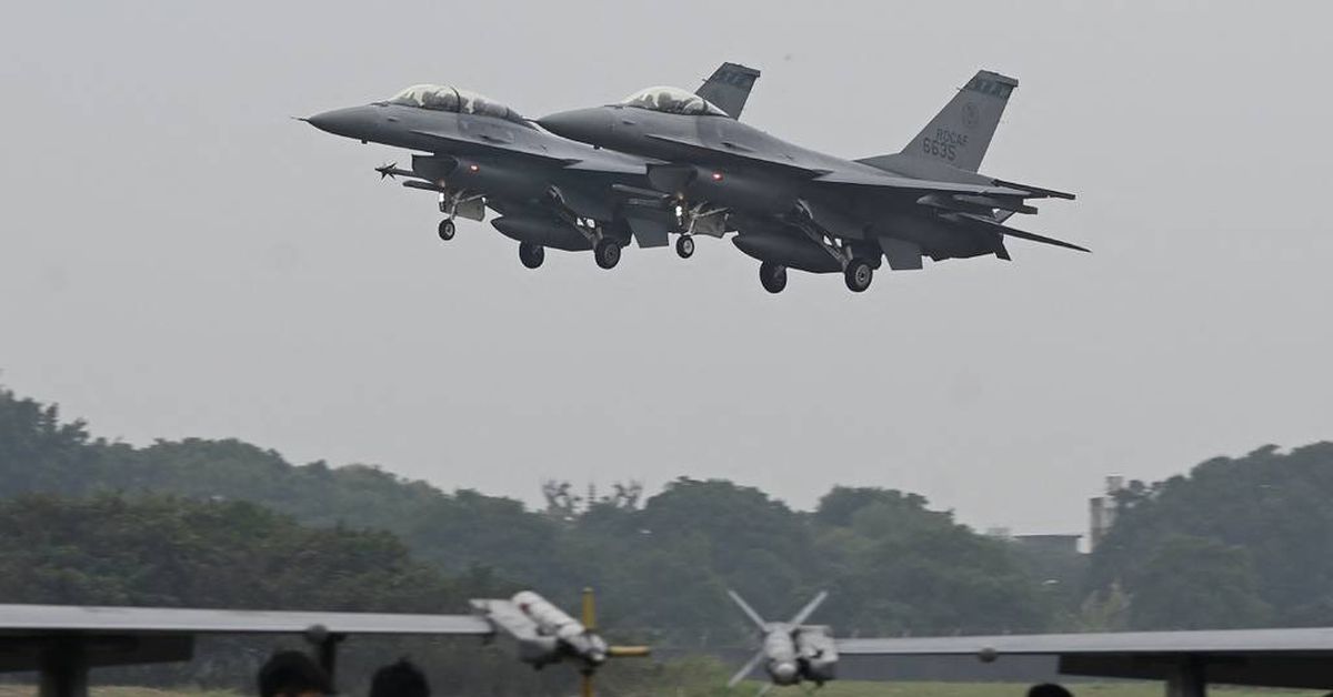 Tripulante de avión de EEUU abatido por Irán es buscado por ambos bandos