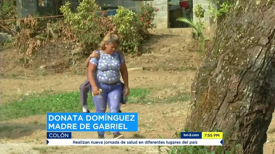 La historia de una madre discapacitada que lucha por su hijo en Colón