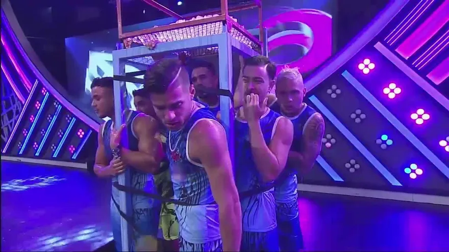 Las curvas lograron que los machos se llevaran la mayoría de baldazos en La Ducha del Saber