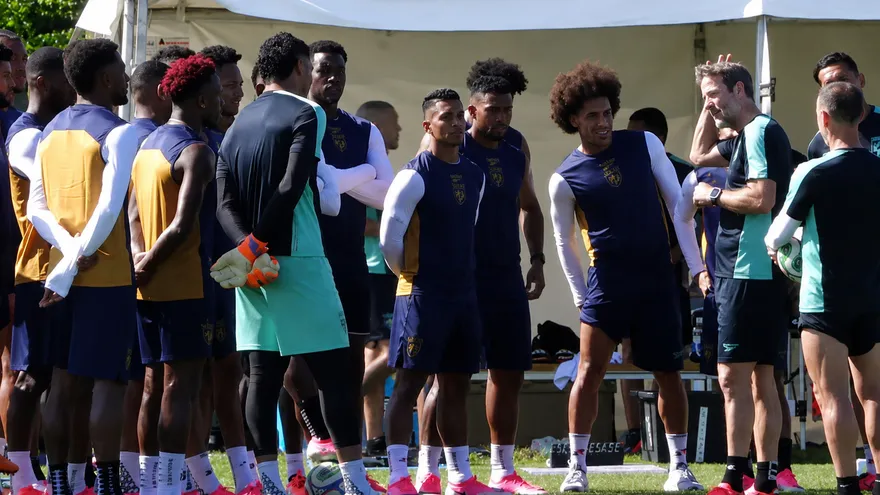 Último entrenamiento de la sele en el campamento base