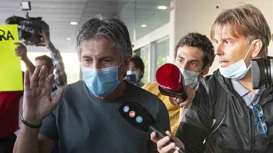 "Difícil" para Messi quedarse en el Barcelona, dice su padre