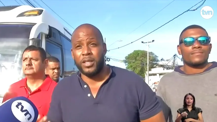 Usuarios que viajan de Colón a Panamá afectados por disputa de transportistas y concesionaria