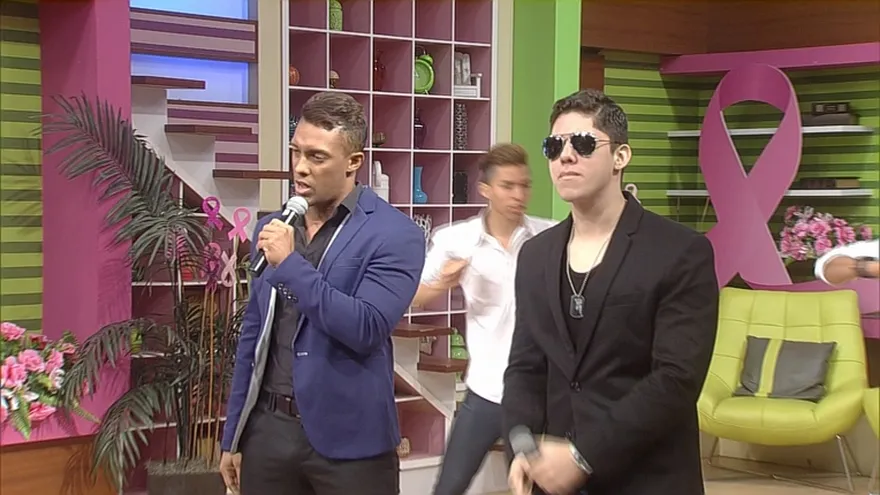 Artista - Mike Manfredo ft Fitin "Ella"