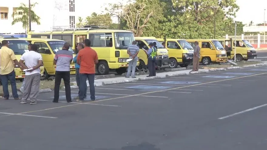 Autoridades inspeccionan colegios