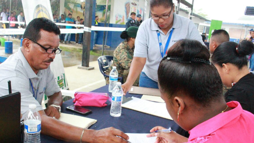 Varias empresas privadas ofertaron vacantes