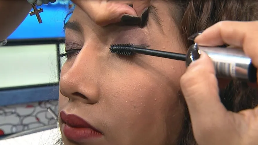 Tips para aquellas personas que tiene los ojos grandes y desean achicarlos con el maquillaje