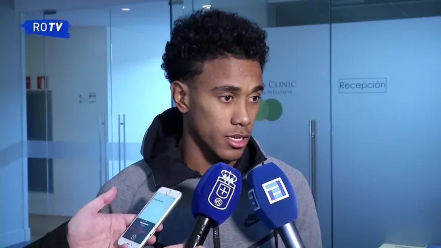 Rueda de prensa con Édgar Yoel Bárcenas, el referente del Real Oviedo