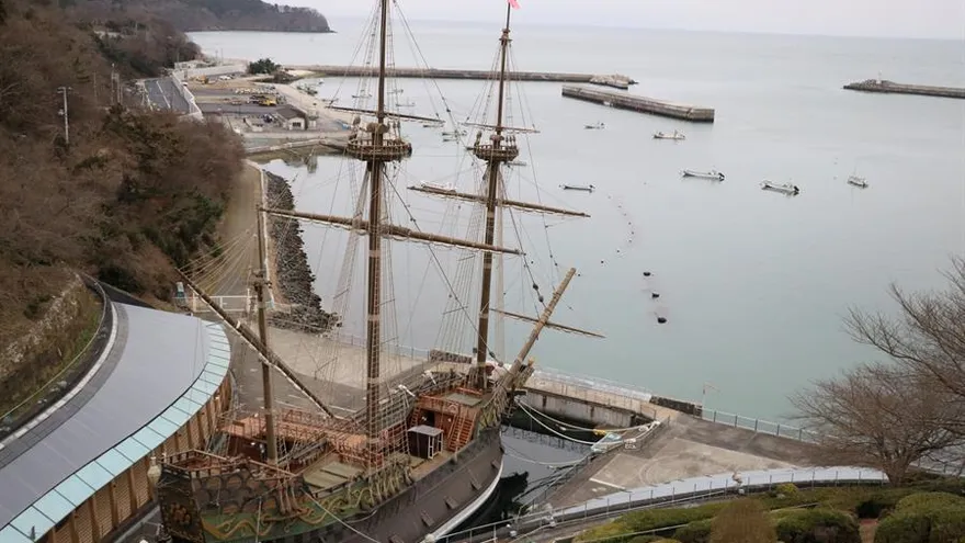 Vista de la réplica del galeón San Juan Bautista a bordo del cual viajó la primera misión diplomática de la historia de Japón a España y que se encuentra en la costa de Ishinomaki, Japón