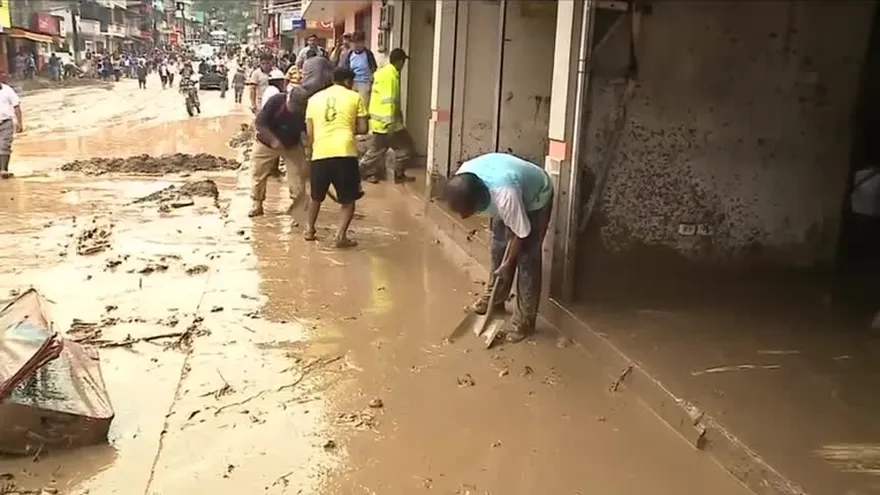 Muertos y heridos tras desborde de río en Ecuador