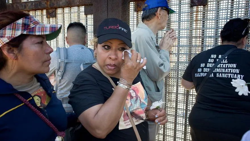 El Departamento de Seguridad Nacional (DHS) anunció su decisión de poner fin al Estatus de Protección Temporal (TPS) otorgado en 2001 a los salvadoreños que estaban en Estados Unidos.