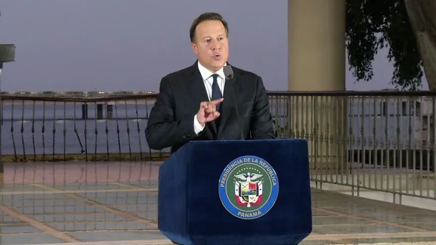 Varela defiende la imagen de Panamá ante escándalo mundial