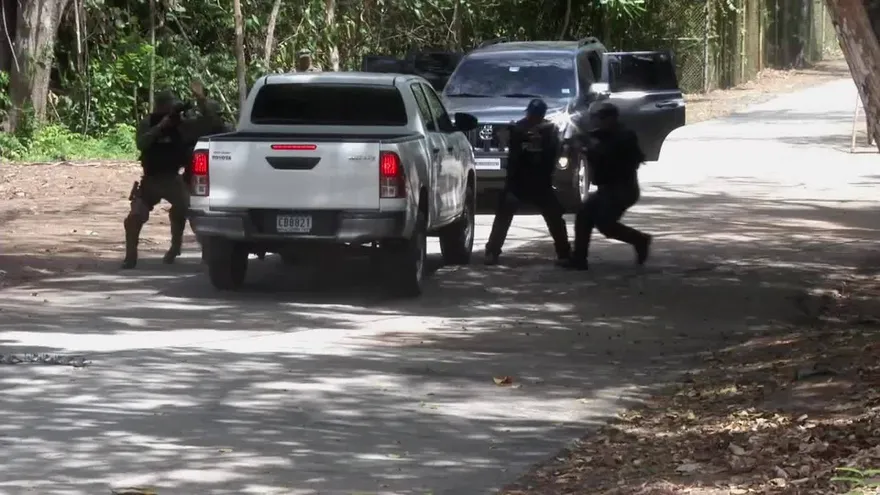 Fuerza Águila hace galas de su destrezas