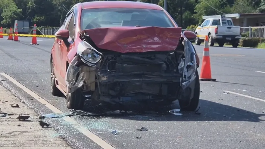Colisión entre dos vehículos deja nueve heridos en carretera de Herrera
