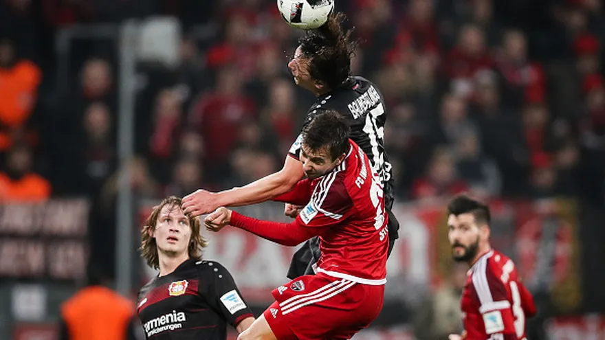 Acción del partido entre el Bayer Leverkusen y el Ingolstadt