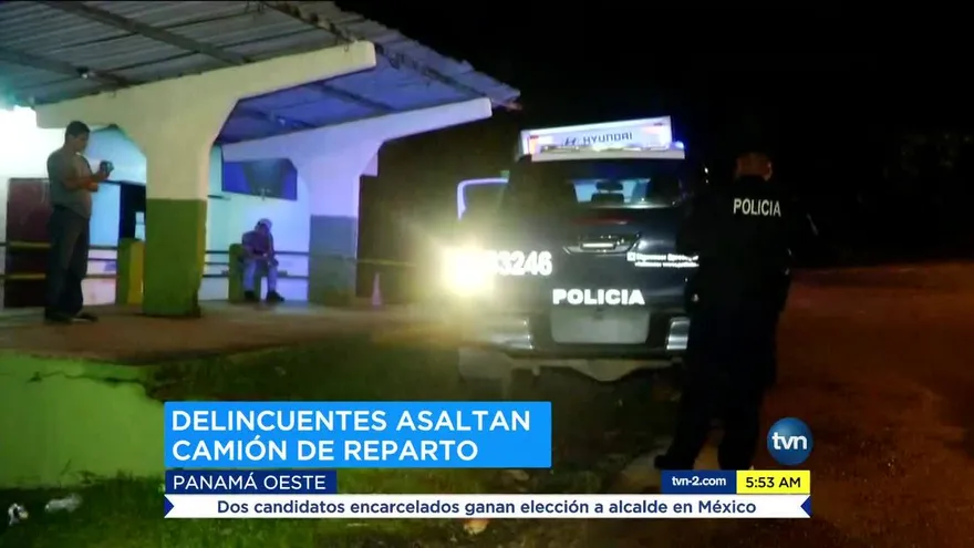 Delincuentes roban a conductor de camión de reparto