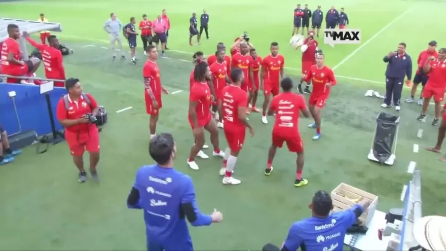 El reto del balón en la cesta, con la Sele