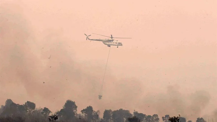 Operativos para sofocar el incendio