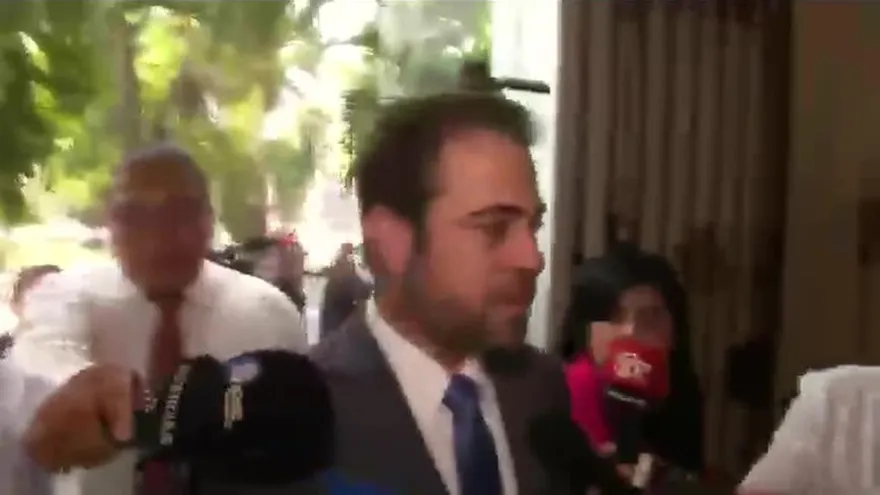 Ministro Etchelecu llega al MP