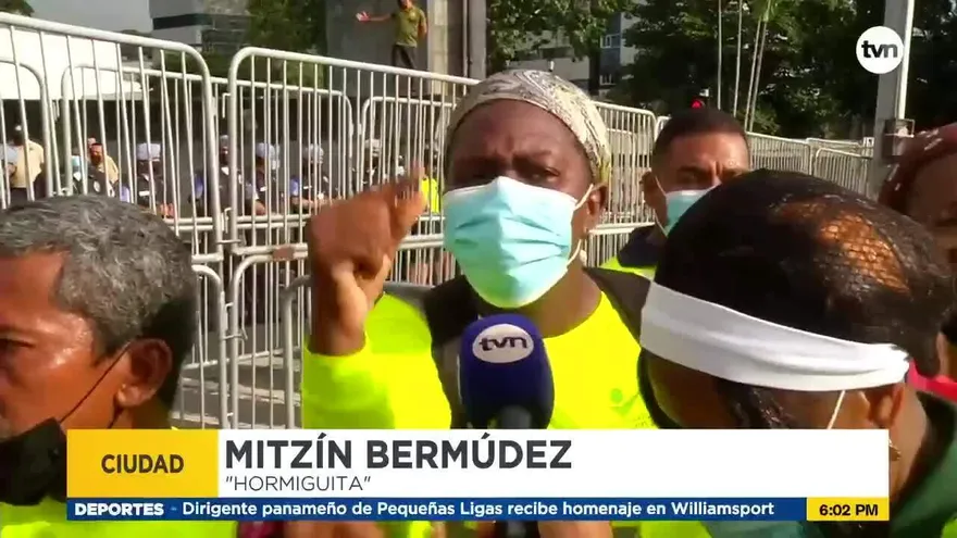 Huelga de brazos caídos de trabajadores de aseo