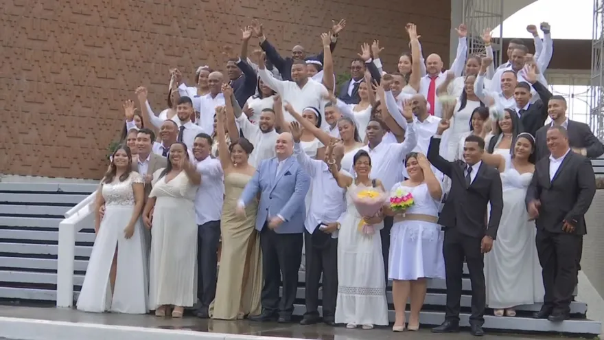 Entre nervios, sonrisas y emoción, 24 parejas del distrito de San Miguelito dieron este sábado el ‘sí, acepto’ durante una boda masiva celebrada en el templo Bahá’í.
