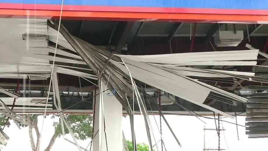 El mal tiempo causó daños en casas, vehículos y locales comerciales