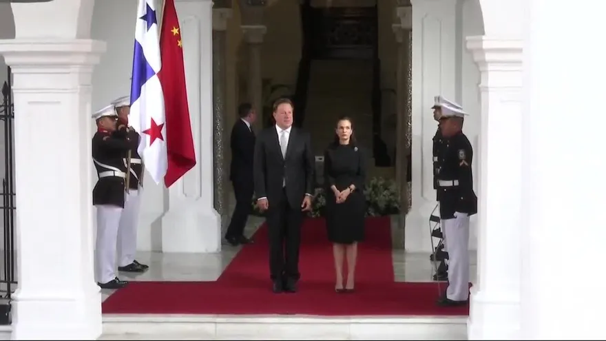 Canciller chino se reúne con Varela y Saint Malo