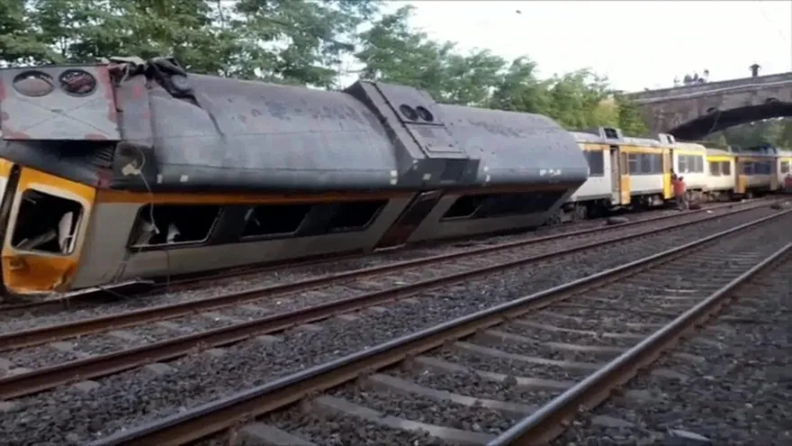 Varios muertos al descarrilar un tren al noroeste de España