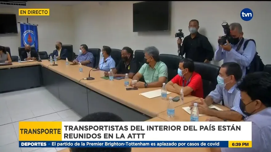 Transportistas del interior se reúnen con director de la Autoridad de Tránsito
