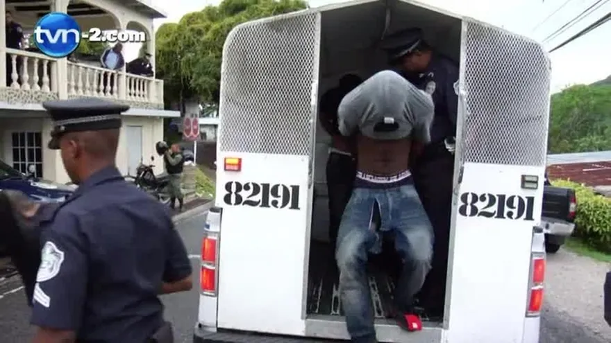 Caen ladrones de residencias en Las Cumbres