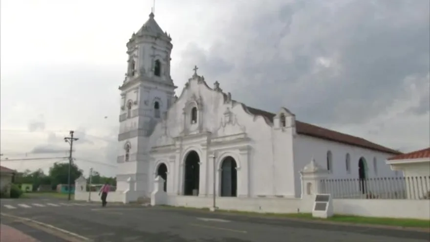 Basílica de Natá en problemas