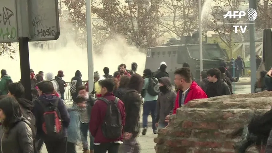 Estudiantes chilenos exigen reforma educativa transformadora