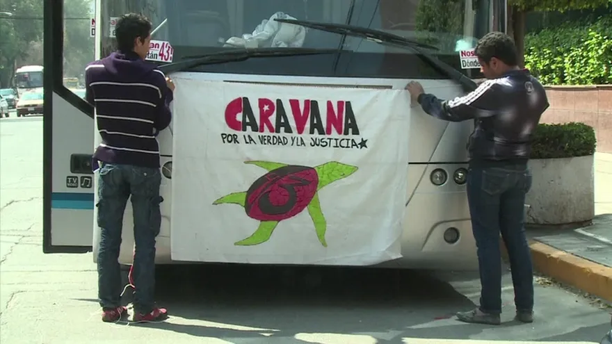 La caravana de los padres de los 43