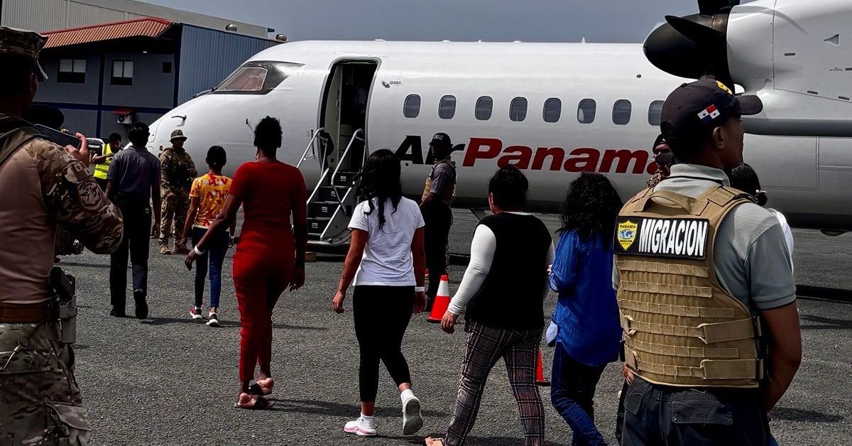 Panamá deporta y expulsa a 45 ciudadanos colombianos por incumplir normas migratorias y antecedentes delictivos