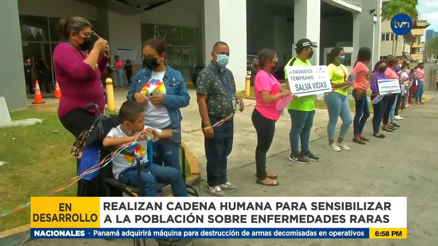 Cadena humana para sensibilizar sobre las enfermedades raras