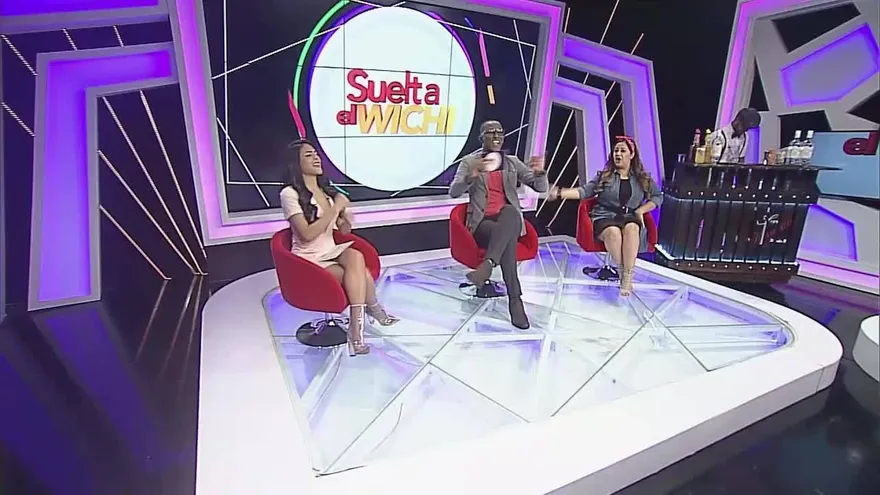 Marco Oses toma fotos para sumar aparte de ser presentador