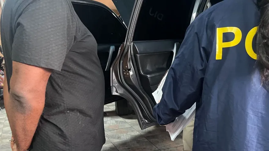 Uno de los aprehendidos en el operativo