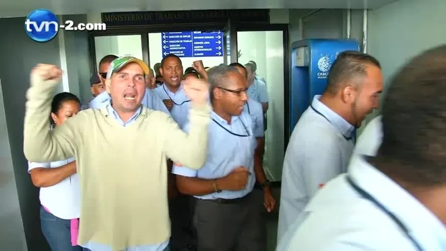 Trabajadores del Metro bus amenazan con paro de labores exigiendo pago de horas extras