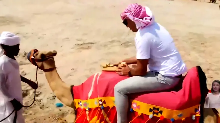 Catar 2022: Ricky Icaza y Alexis Carrasco recorren las dunas de Catar en camello