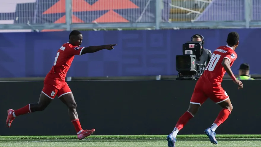 Gustavo Herrera celebra anotación ante Ucrania en el Mundial Sub20 Chile 2025