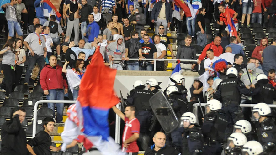 Hallan "drone" que provocó pelea en juego Serbia vs. Albania